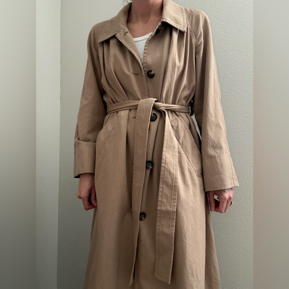 Everlane Classic Tan Belted Trench Coat